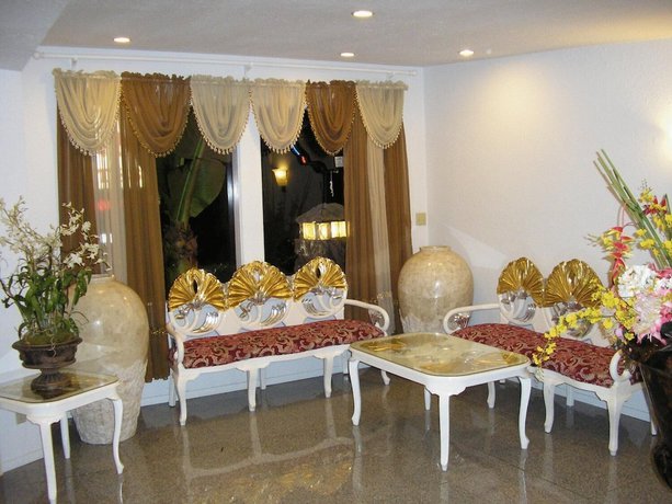 Imagen del bar/restaurante del Hotel Oceanside Inn and Suites, A Days Inn By Wyndham. Foto 8