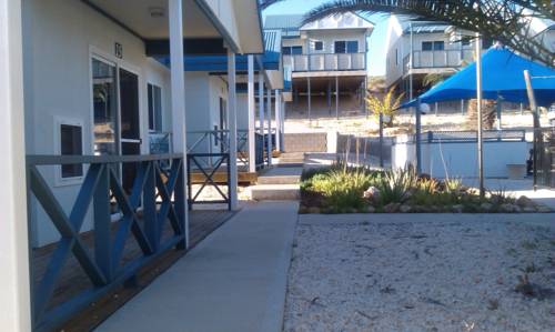 Imagen de la habitación del Hotel Oceanside Village. Foto 1