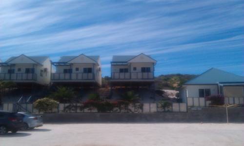 Imagen de la habitación del Hotel Oceanside Village. Foto 2
