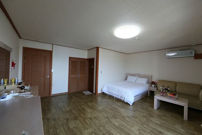 Imagen de la habitación del Hotel Oceanview Resortel. Foto 18