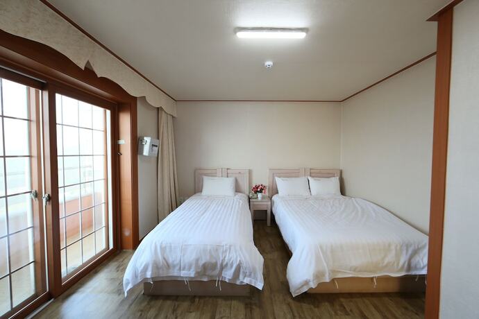 Imagen de la habitación del Hotel Oceanview Resortel. Foto 19