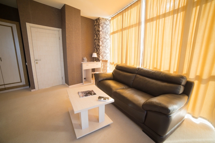 Imagen de los interiores del Hotel Ochagof. Foto 19