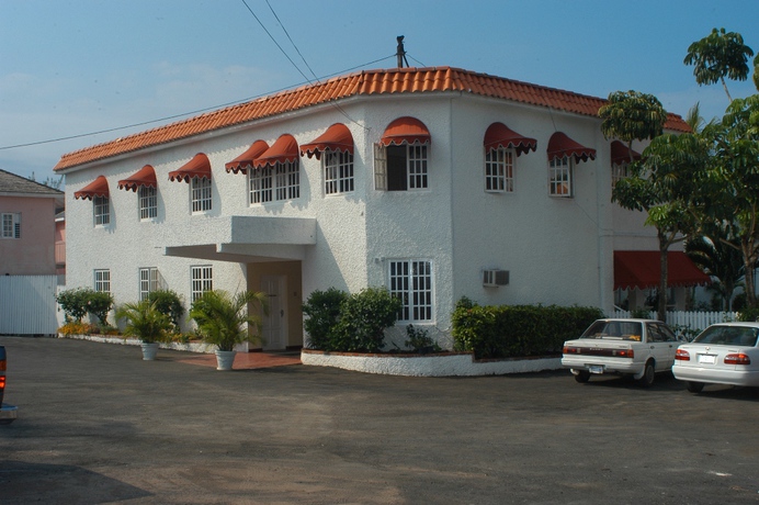 Imagen general del Hotel Ocho Rios Beach Resort At Chrisann. Foto 1
