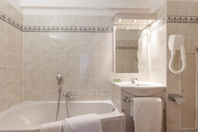 Imagen de la habitación del Hotel Ô Rouge. Foto 17