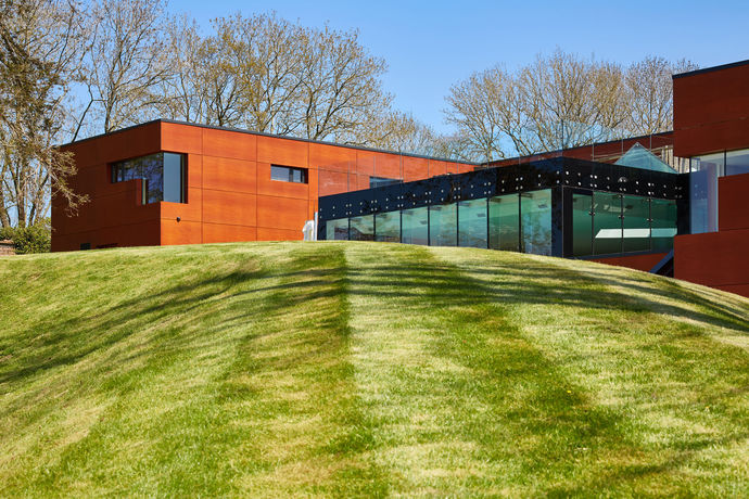 Imagen de los exteriores del Hotel Ockenden Manor and Spa. Foto 10