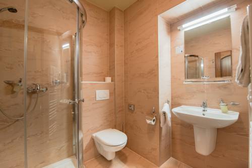 Imagen de la habitación del Hotel Octarna. Foto 6