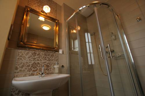 Imagen de la habitación del Hotel Octarna. Foto 8