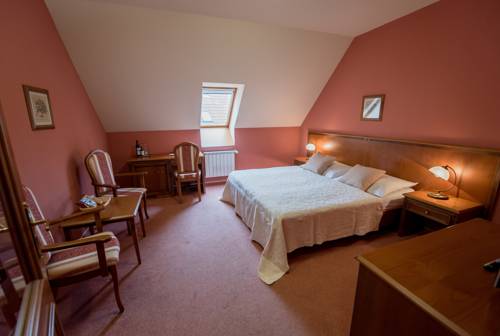 Imagen de la habitación del Hotel Octarna. Foto 10