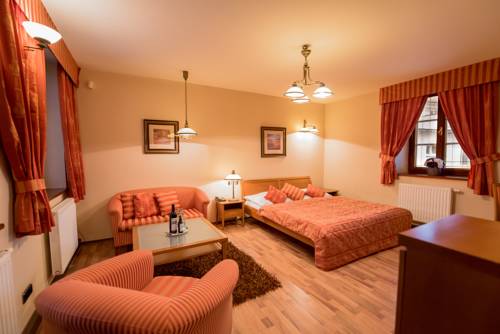 Imagen de la habitación del Hotel Octarna. Foto 15