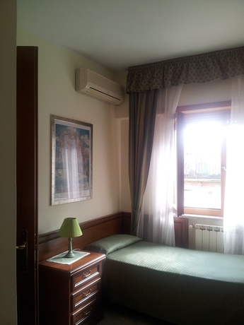 Imagen de la habitación del Hotel Octavia, Cassia. Foto 2