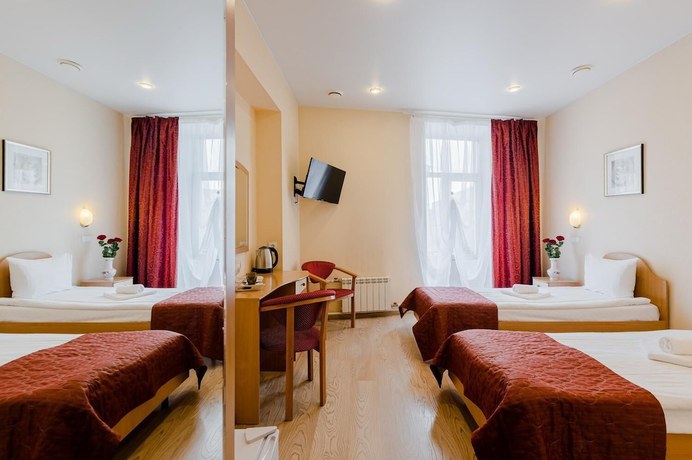 Imagen de la habitación del Hotel Octaviana. Foto 6