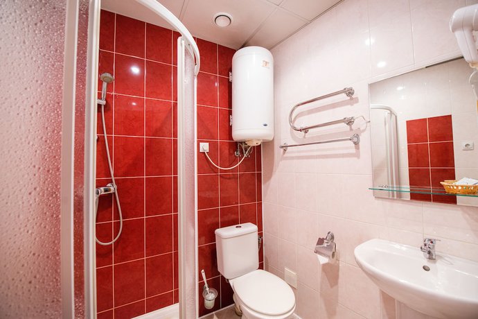 Imagen de la habitación del Hotel Octaviana. Foto 14