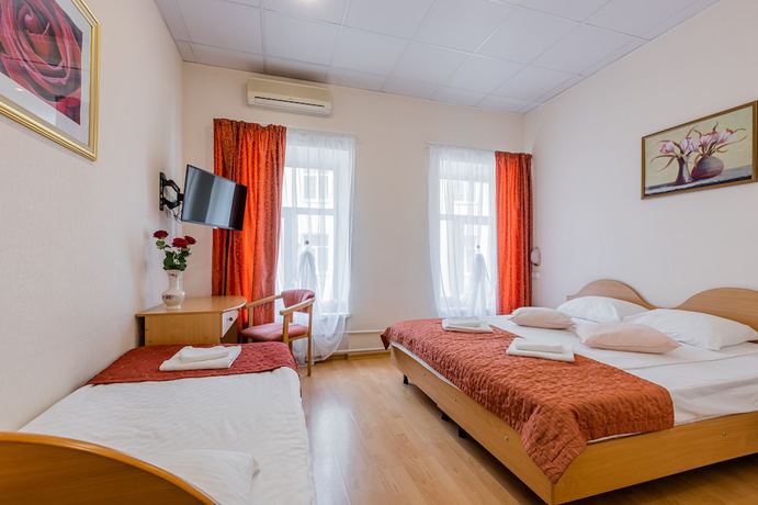 Imagen de la habitación del Hotel Octaviana. Foto 15