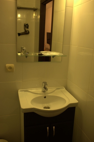 Imagen de la habitación del Hotel October Riverside Inn. Foto 3