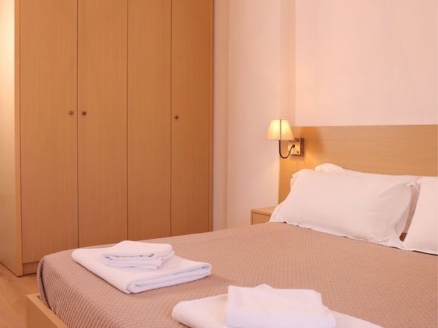 Imagen de la habitación del Hotel Oda Tirana. Foto 15