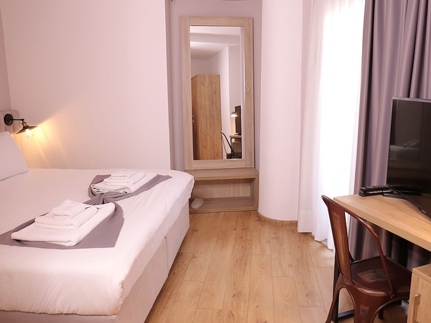 Imagen de la habitación del Hotel Oda Tirana. Foto 16