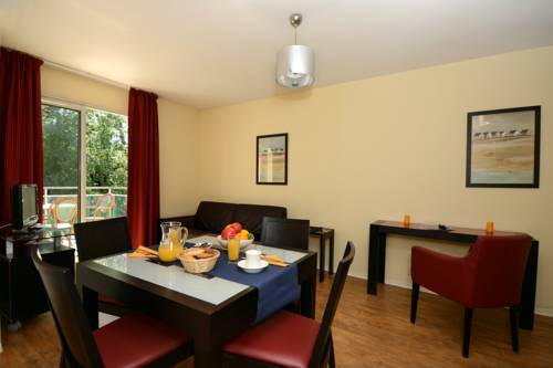 Imagen de la habitación del Hotel Odalys City Antibes Olympe. Foto 7