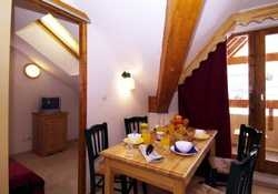 Imagen de la habitación del Hotel Odalys L'Ecrin Des Neiges. Foto 2