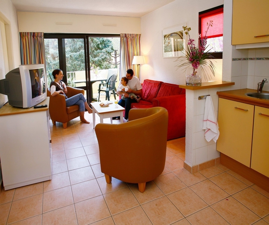 Imagen de los interiores del Hotel Odalys R&eacute;sidence Saint Loup. Foto 13
