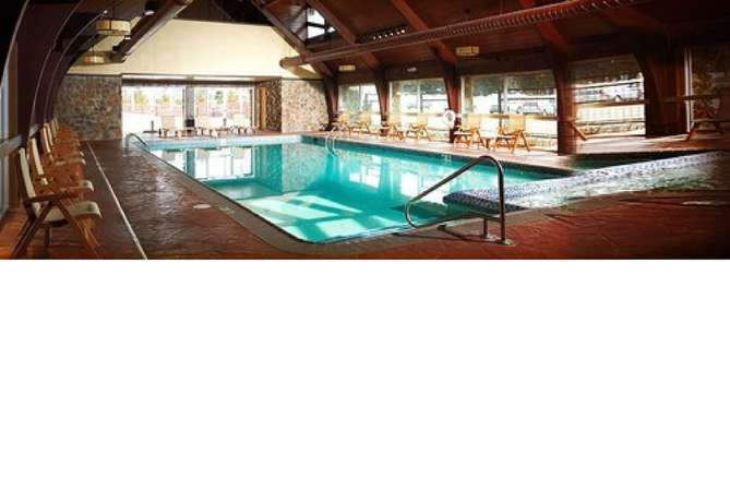 Imagen de la piscina del Hotel Odawa. Foto 19