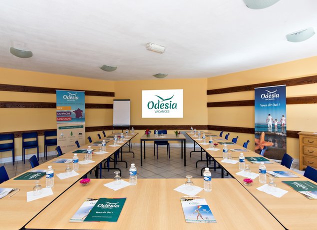 Imagen de los interiores del Hotel Od&eacute;sia Vacances Village Club Le Pescadou. Foto 14