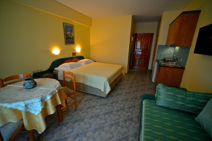 Imagen de la habitación del Hotel Odeon, Apollonioi. Foto 12