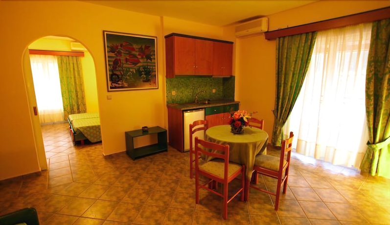 Imagen de la habitación del Hotel Odeon, Apollonioi. Foto 15