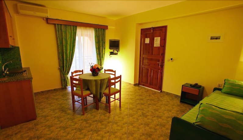 Imagen de la habitación del Hotel Odeon, Apollonioi. Foto 16