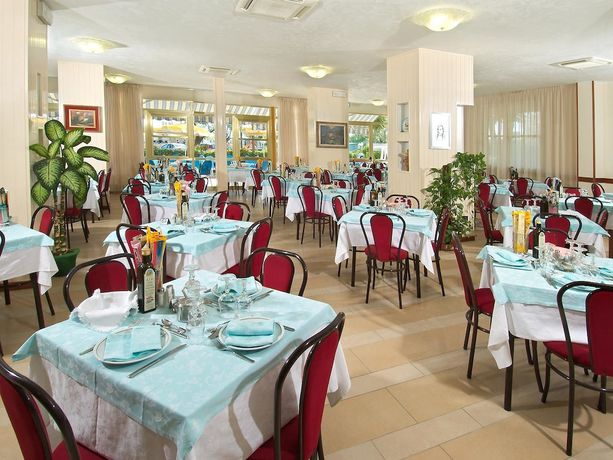 Imagen del bar/restaurante del Hotel Odeon, Pinarella di Cervia. Foto 4
