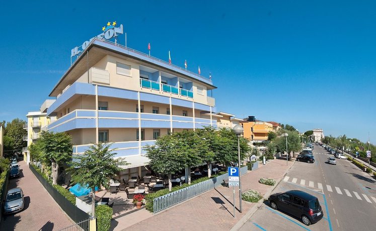 Imagen general del Hotel Odeon, Pinarella di Cervia. Foto 2