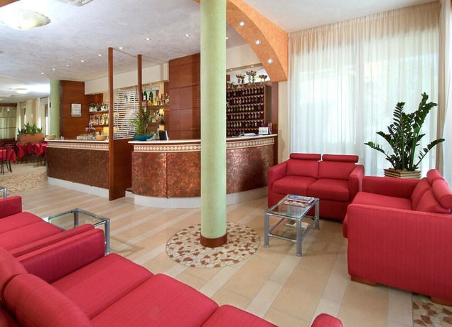 Imagen de los interiores del Hotel Odeon, Pinarella di Cervia. Foto 20