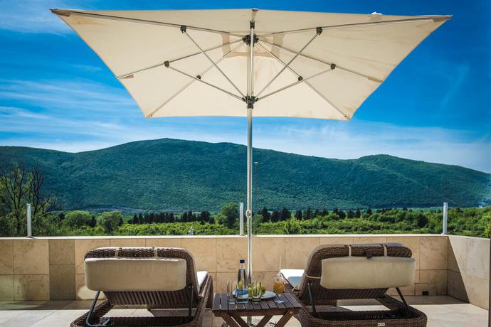 Imagen de los exteriores del Hotel Odissey. Foto 12