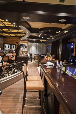 Imagen del bar/restaurante del Hotel Odissey. Foto 2