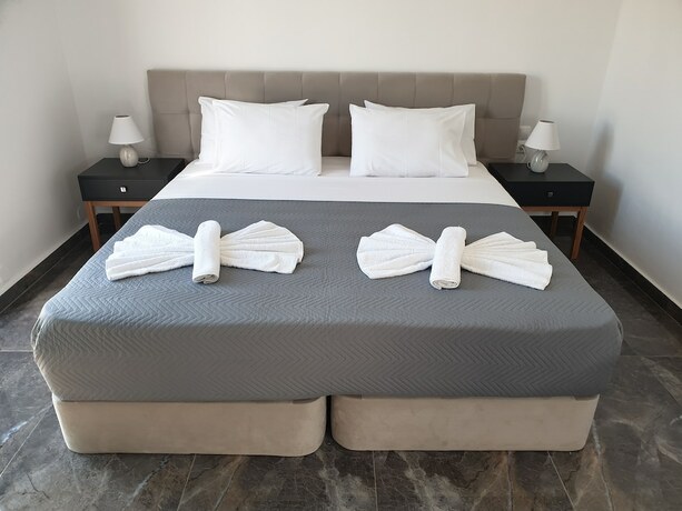 Imagen de la habitación del Hotel Odos Oneiron Tavronitis Bay. Foto 19