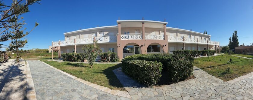Imagen general del Hotel Odos Oneiron Tavronitis Bay. Foto 10