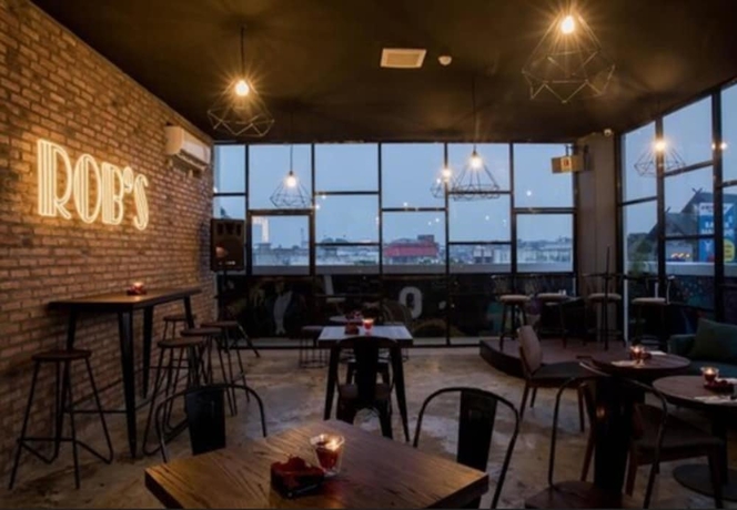 Imagen del bar/restaurante del Hotel Odua Weston Jambi. Foto 9