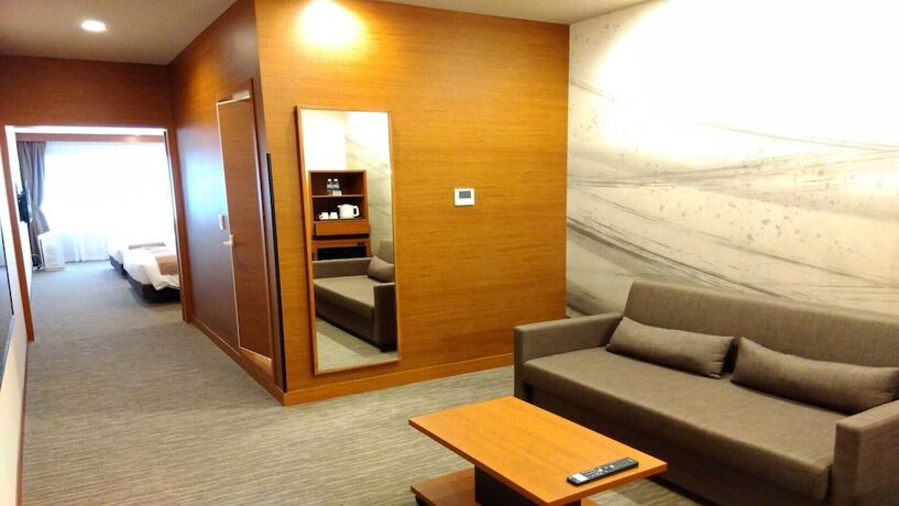 Imagen de la habitación del Hotel Odysis Suites Osaka Airport. Foto 14