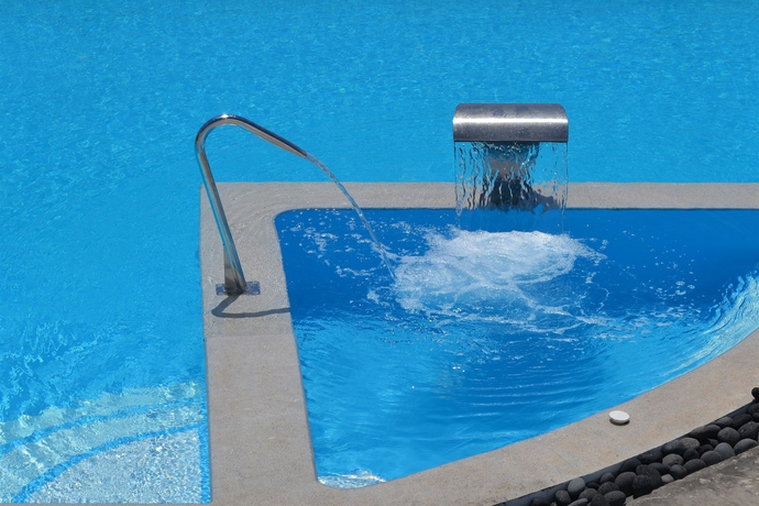 Imagen de la piscina del Hotel Odysseas. Foto 14