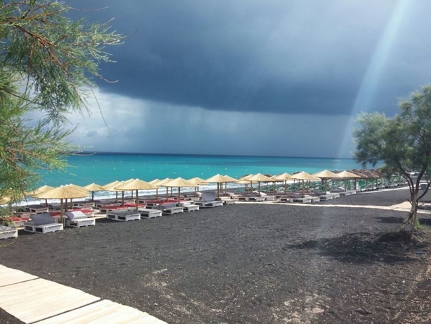 Imagen de los exteriores del Hotel Odysseas. Foto 12