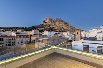 Imagen de los exteriores del Hotel Odyssey Rooms. Foto 8