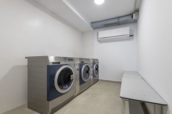 Imagen de los interiores del Hotel Odyssey Rooms. Foto 14