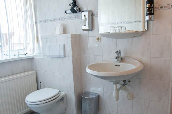 Imagen de la habitación del Hotel Oepkes. Foto 2