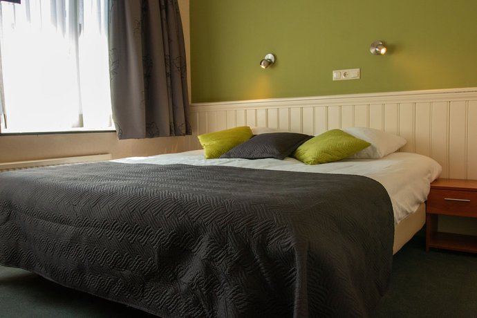 Imagen de la habitación del Hotel Oepkes. Foto 4