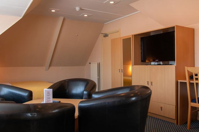 Imagen de la habitación del Hotel Oepkes. Foto 17