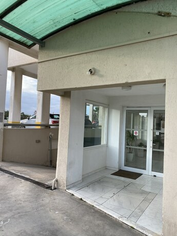 Imagen general del Hotel Off Course Seaview Apartment. Foto 5