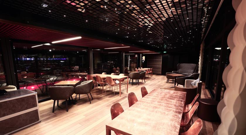Imagen del bar/restaurante del Hotel Off Paris Seine. Foto 2