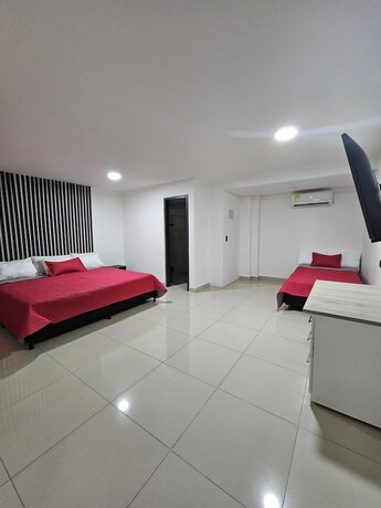 Imagen de la habitación del Hotel Ofix. Foto 15