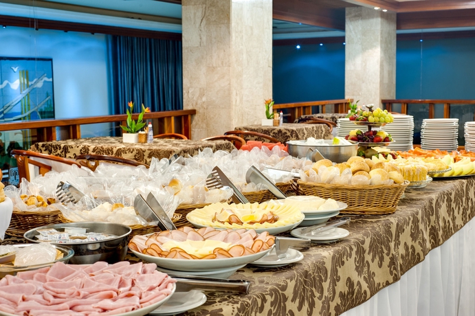 Imagen del bar/restaurante del Hotel Oft Tamandare Plaza. Foto 4