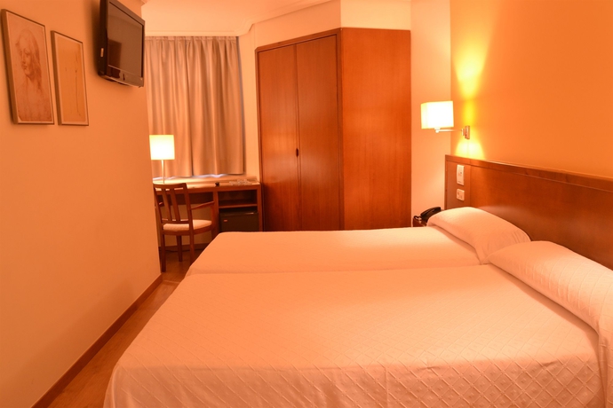 Imagen de la habitación del Hotel Ogalia. Foto 4