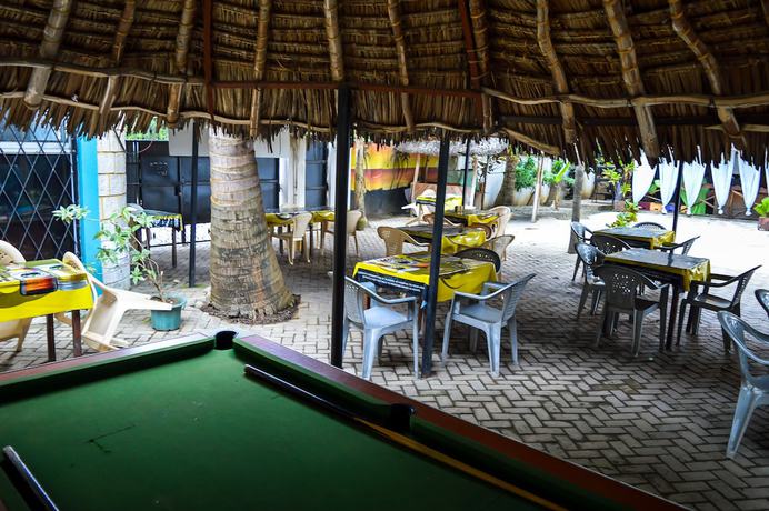 Imagen del bar/restaurante del Hotel Ogalis K Coast. Foto 11